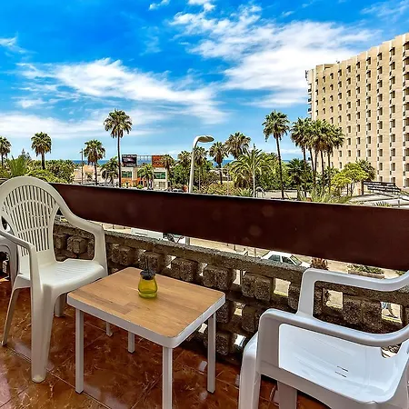 Americos * ארונה